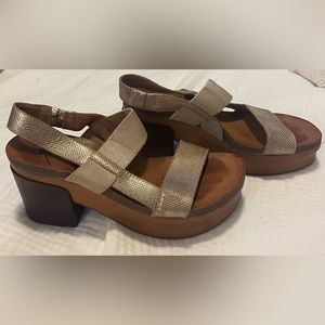 OTBT Indio Platform Gold Wedges Women’s 10